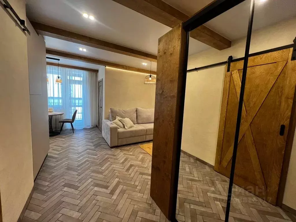 2-к кв. Красноярский край, Красноярск Октябрьская ул., 8 (40.0 м) - Фото 2