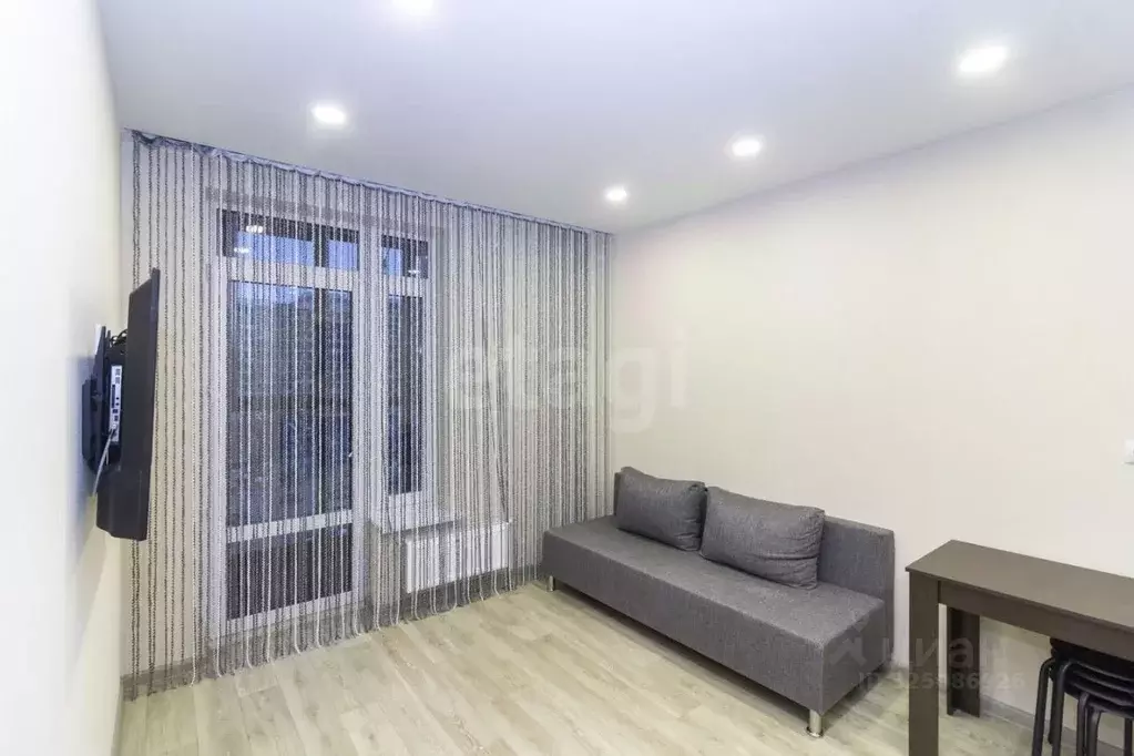 1-к кв. Тюменская область, Тюмень ул. Андрея Приказнова, 7 (35.0 м) - Фото 1