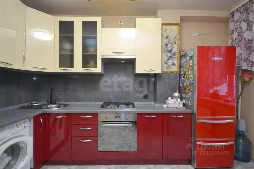 2-к кв. Саха (Якутия), Якутск ул. Кирова, 31/4А (69.0 м) - Фото 1