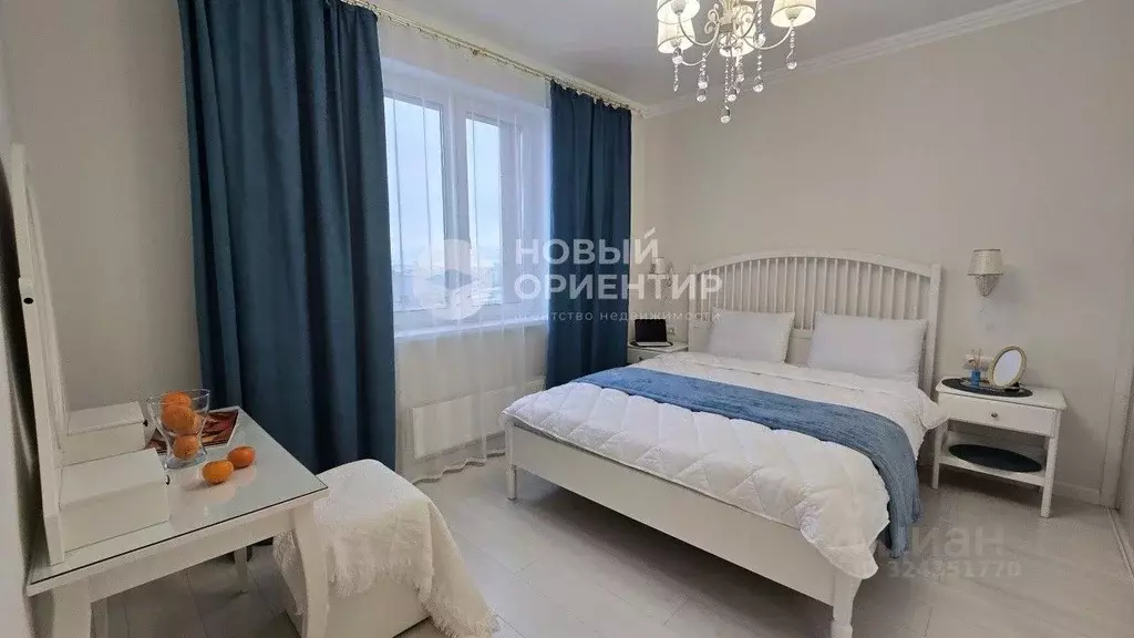 2-к кв. Свердловская область, Екатеринбург ул. Азина, 31 (70.0 м) - Фото 1