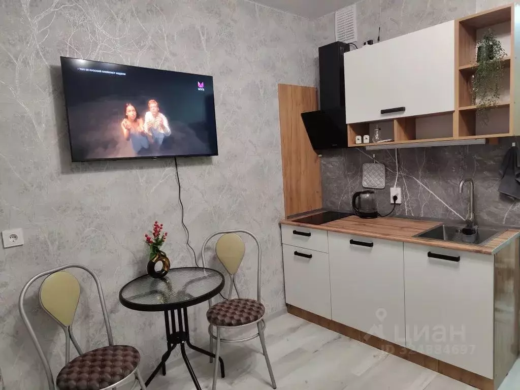 Студия Свердловская область, Екатеринбург ул. Пехотинцев, 2В (19.0 м) - Фото 1