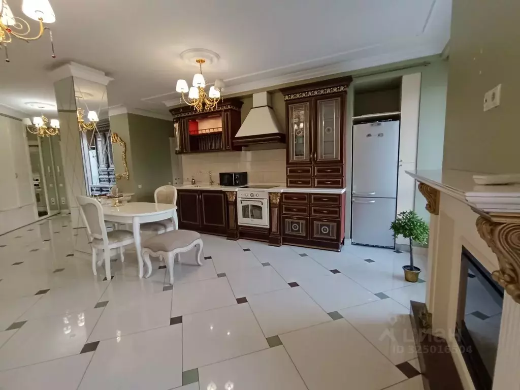 3-к кв. Красноярский край, Красноярск ул. Авиаторов, 41 (88.0 м) - Фото 1