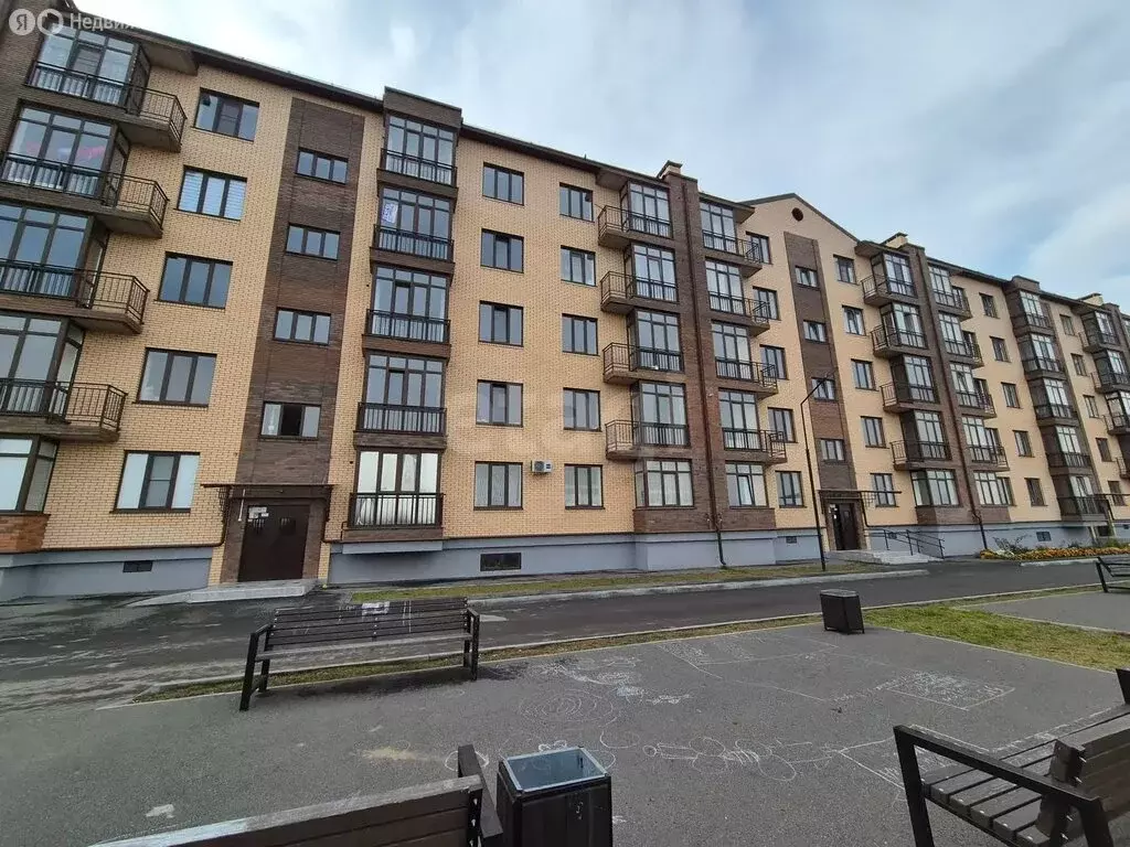 2-комнатная квартира: Беслан, улица Фриева, 47В (75 м) - Фото 1