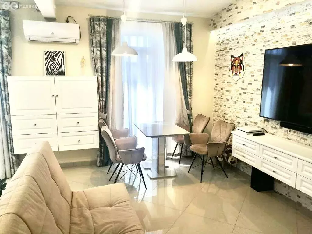 Квартира-студия: Севастополь, улица Рыбацкий Причал, 6к5 (61 м) - Фото 1