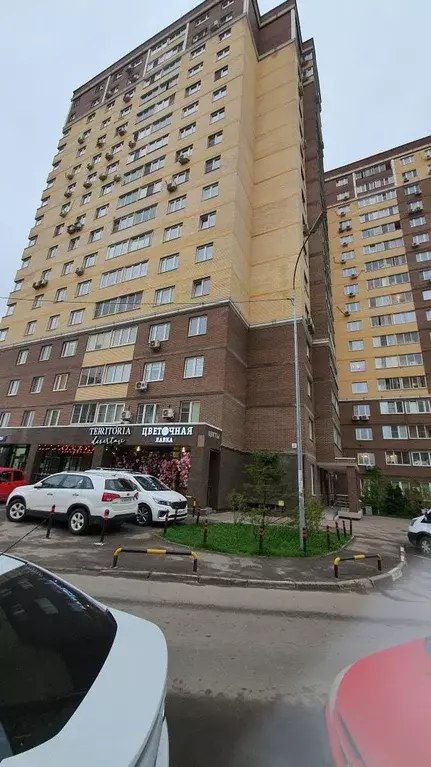 Продается 3-комнатная квартира - Фото 1