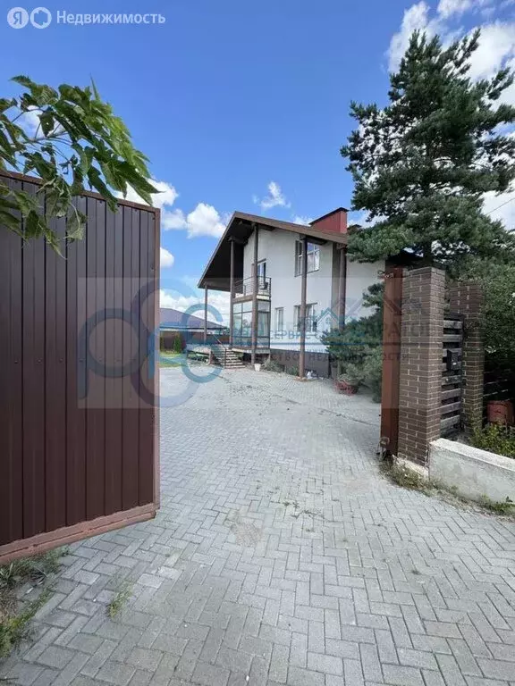 Дом в Усть-Курдюм, Большая Советская улица (374.2 м) - Фото 1