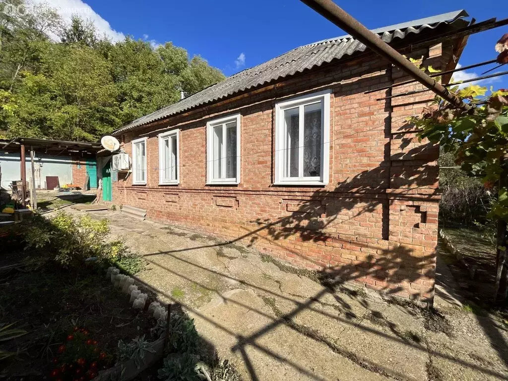 Дом в Кропоткин, улица Куйбышева (45 м) - Фото 1