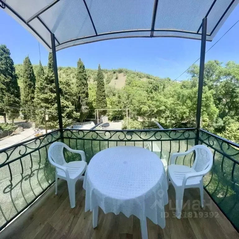 3-к кв. Крым, Алушта ул. Глазкрицкого, 23 (55.0 м) - Фото 1