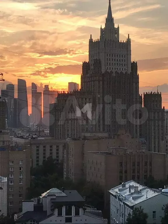 3-к. квартира, 110 м, 4/4 эт. - Фото 1