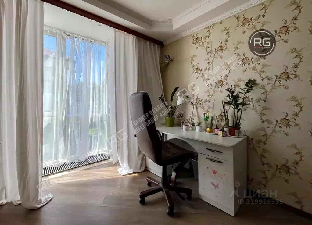 2-к кв. Ленинградская область, Гатчина ул. Чкалова, 40 (70.0 м) - Фото 1