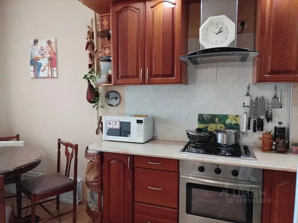 3-к кв. Волгоградская область, Волгоград Казахская ул., 8 (65.0 м) - Фото 1