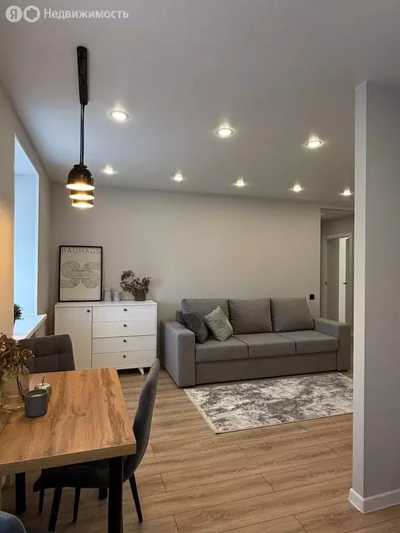 2-комнатная квартира: Киров, улица Макаренко, 10 (57.4 м) - Фото 1