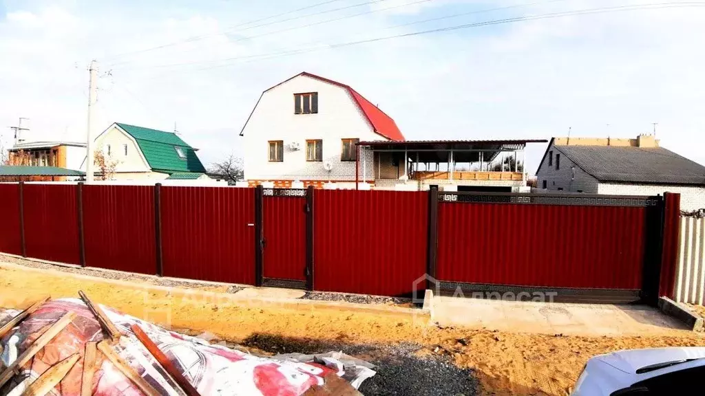 Дом в Волгоградская область, Волгоград Кабардинская ул. (182 м) - Фото 1