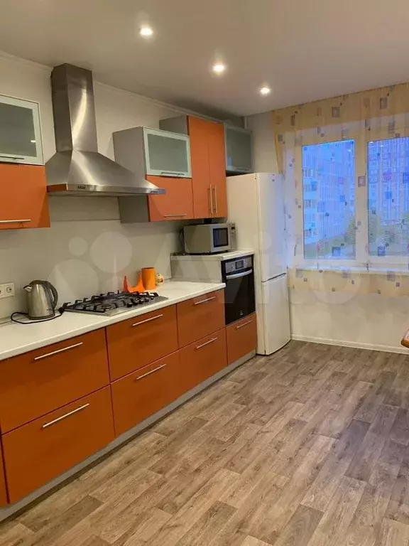 2-к. квартира, 63 м, 3/9 эт. - Фото 0