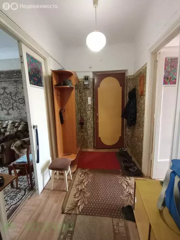 3-комнатная квартира: Канаш, улица Разина, 13 (64.8 м) - Фото 1