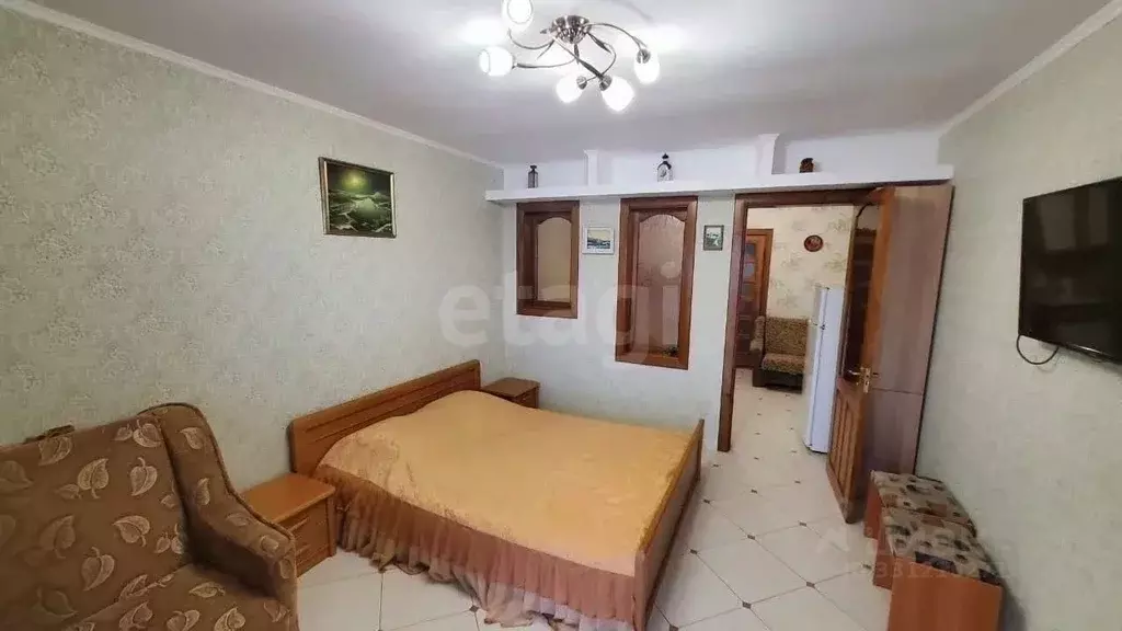 2-к кв. Крым, Феодосия наб. Черноморская, 42 (56.0 м) - Фото 1