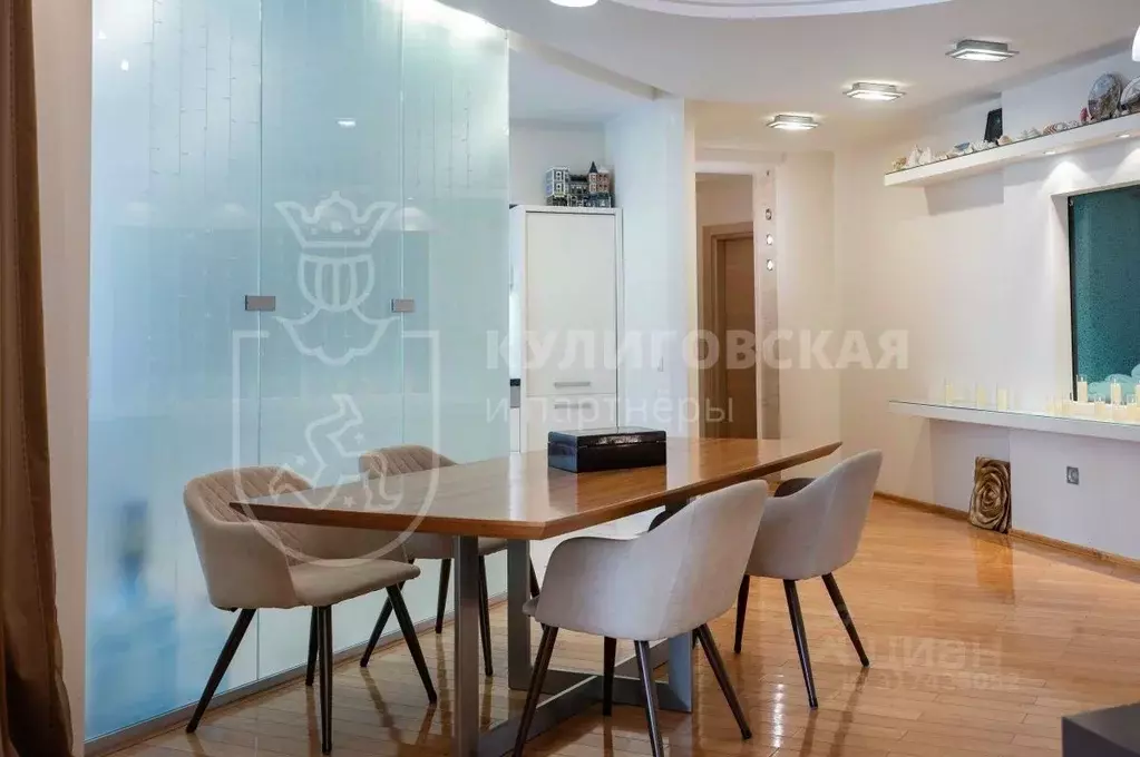 3-к кв. Свердловская область, Екатеринбург ул. Радищева, 31 (135.0 м) - Фото 0