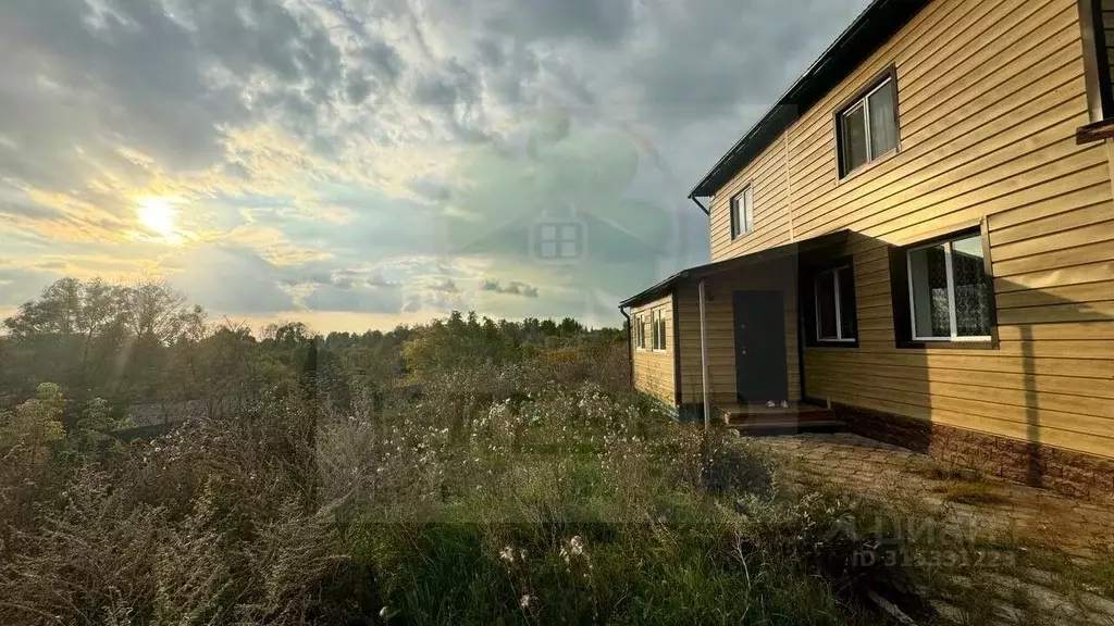 Дом в Башкортостан, Кушнаренковский сельсовет, с. Кушнаренково ул. ... - Фото 1