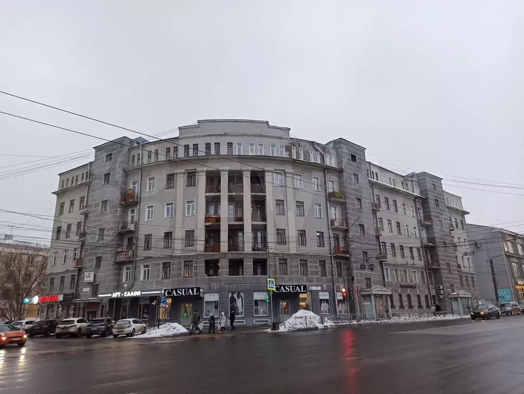 Комната 10 м в 5-к., 6/6 эт. - Фото 0