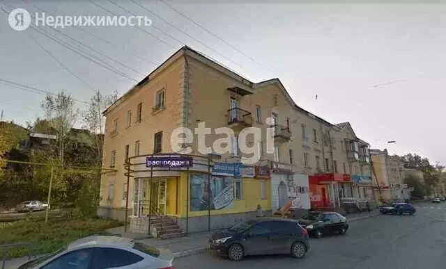 3-комнатная квартира: Златоуст, улица Карла Маркса, 15 (68.3 м) - Фото 1