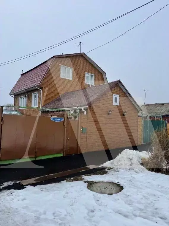 Дом в Омская область, Омск ул. 17-я Линия, 124 (195 м) - Фото 1