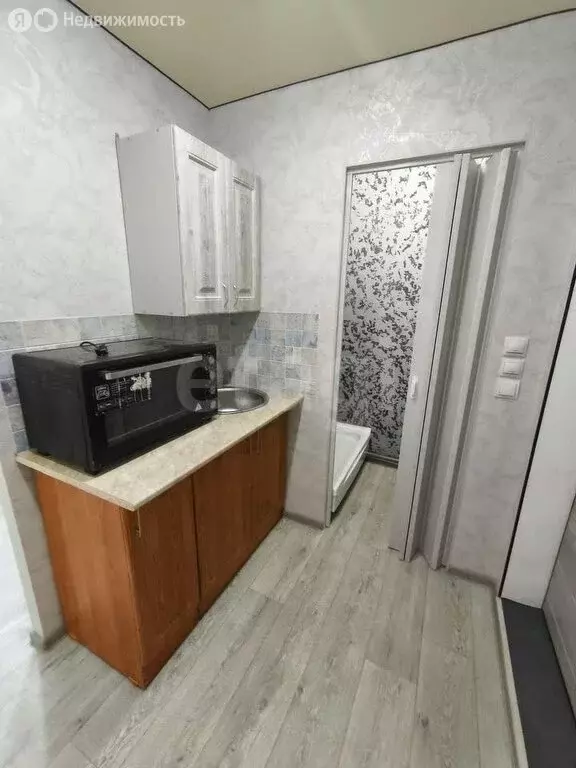 Квартира-студия: Омск, микрорайон Заозёрный, улица Бородина, 44Б (13 ... - Фото 0