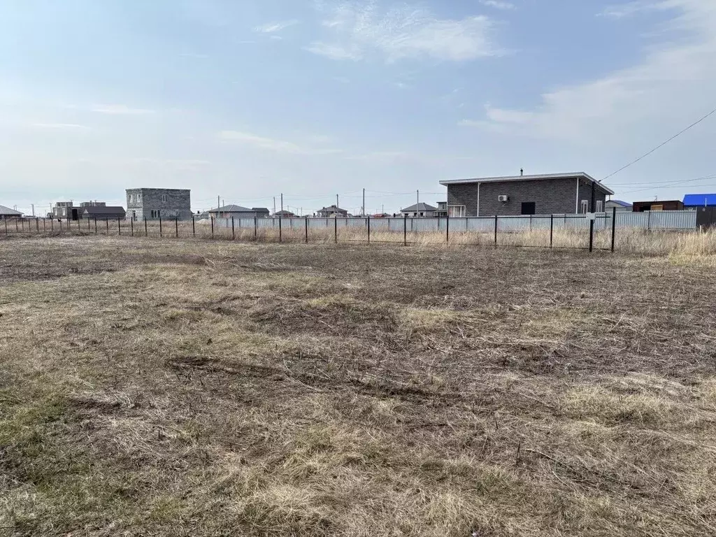 Участок в Саратовская область, Балаковский район, с. Натальино просп. ... - Фото 1