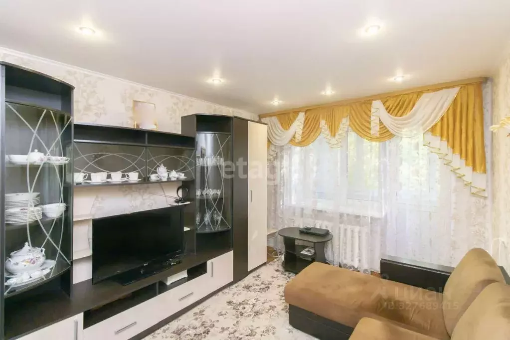 2-к кв. Тюменская область, Тюмень Курская ул., 3 (47.8 м) - Фото 1