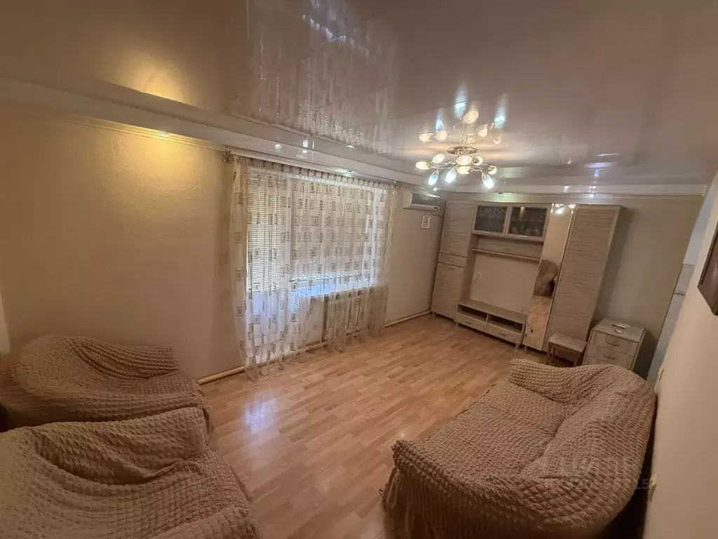 3-к кв. Крым, Сакский район, с. Орехово просп. 60 лет СССР, 3 (65.0 м) - Фото 1