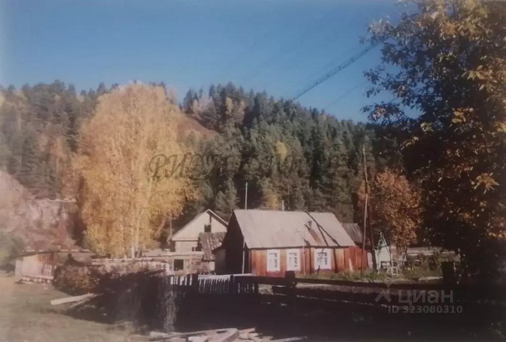 Дом в Алтай, Турочакский район, с. Кебезень Центральная ул., 70 (32 м) - Фото 1