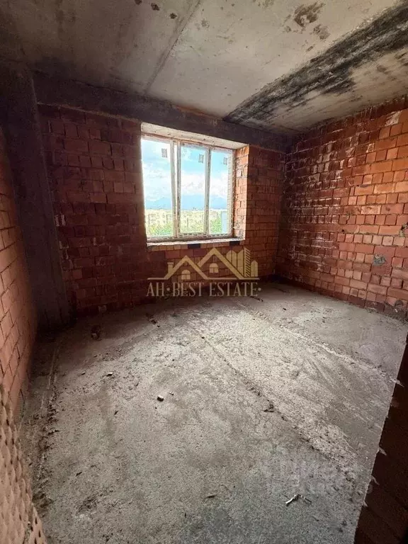 2-к кв. Северная Осетия, Владикавказ ул. Генерала Дзусова, 2А (73.0 м) - Фото 1