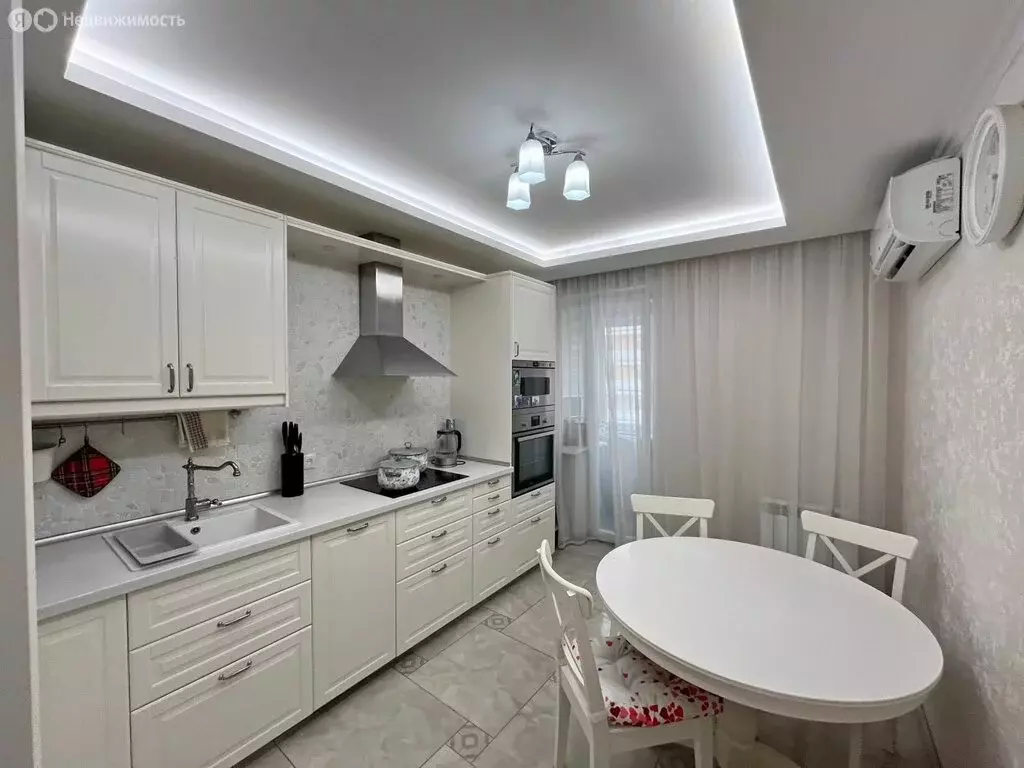 2-комнатная квартира: Москва, Большая Очаковская улица, 12к5 (69.9 м) - Фото 0