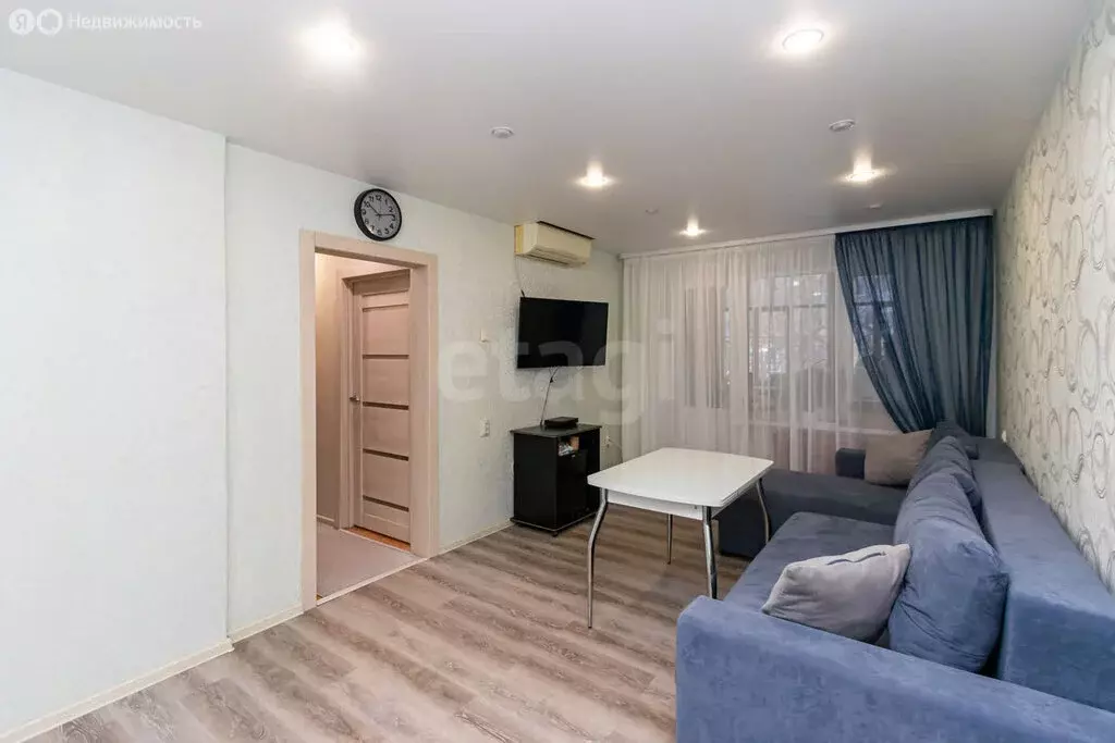 4-комнатная квартира: Тюмень, улица Самарцева, 34 (71.1 м) - Фото 1
