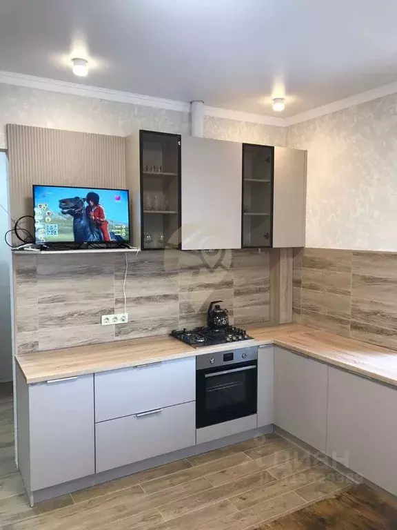 Дом в Белгородская область, Старый Оскол ул. Майская (150 м) - Фото 1