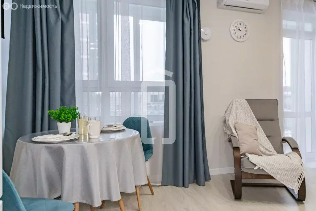 Квартира-студия: Екатеринбург, улица Печатников, 1 (24 м) - Фото 1