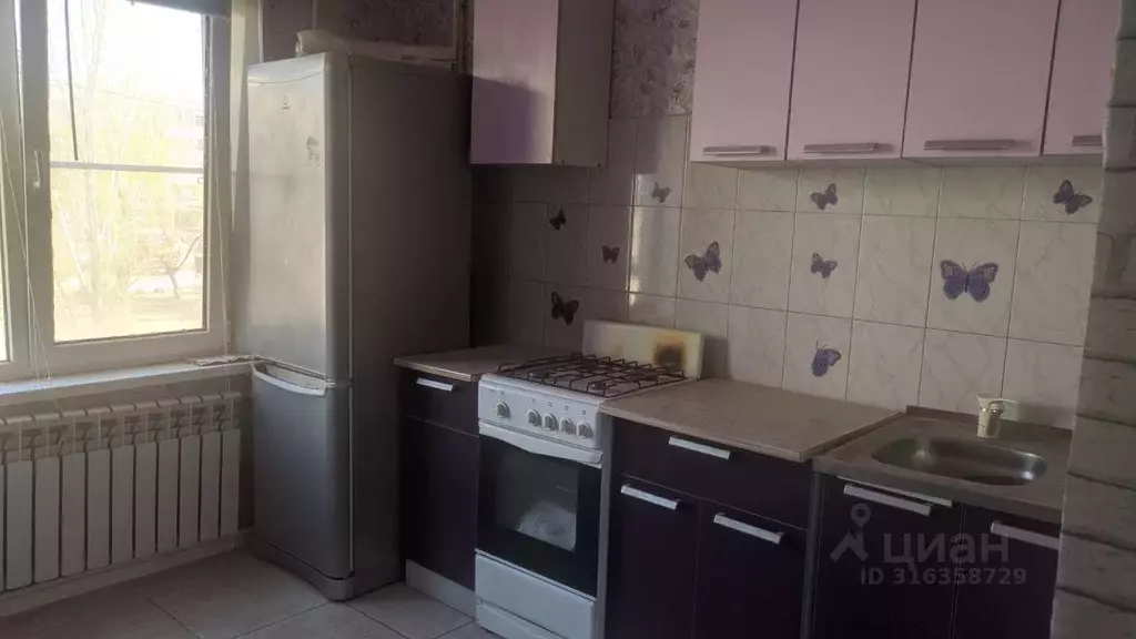 4-к кв. Волгоградская область, Средняя Ахтуба рп ул. Сибирская, 1 ... - Фото 0