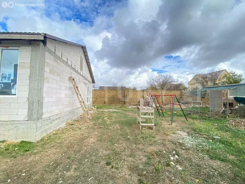 Дом в Молочное, Южная улица (116 м) - Фото 1