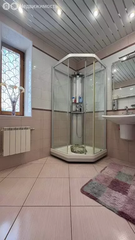 Дом в село Ягодное, Ставропольская улица, 16 (256 м) - Фото 1