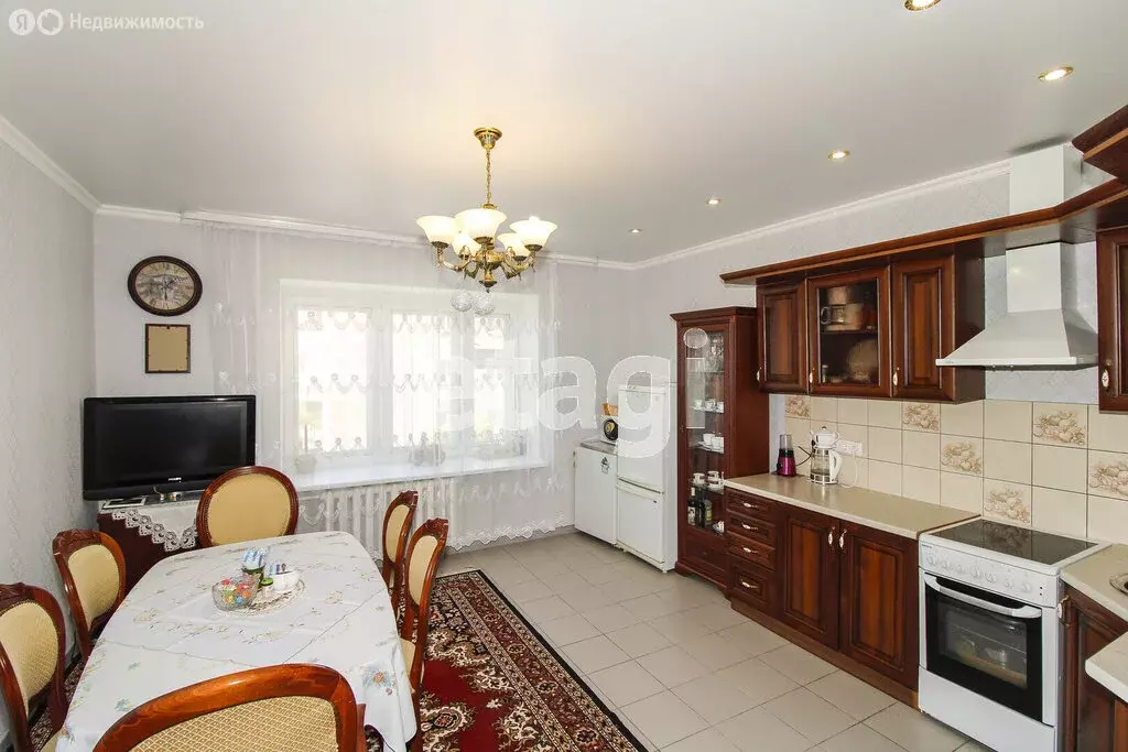 2-комнатная квартира: Тюмень, улица Николая Чаплина, 132к1 (90.6 м) - Фото 1