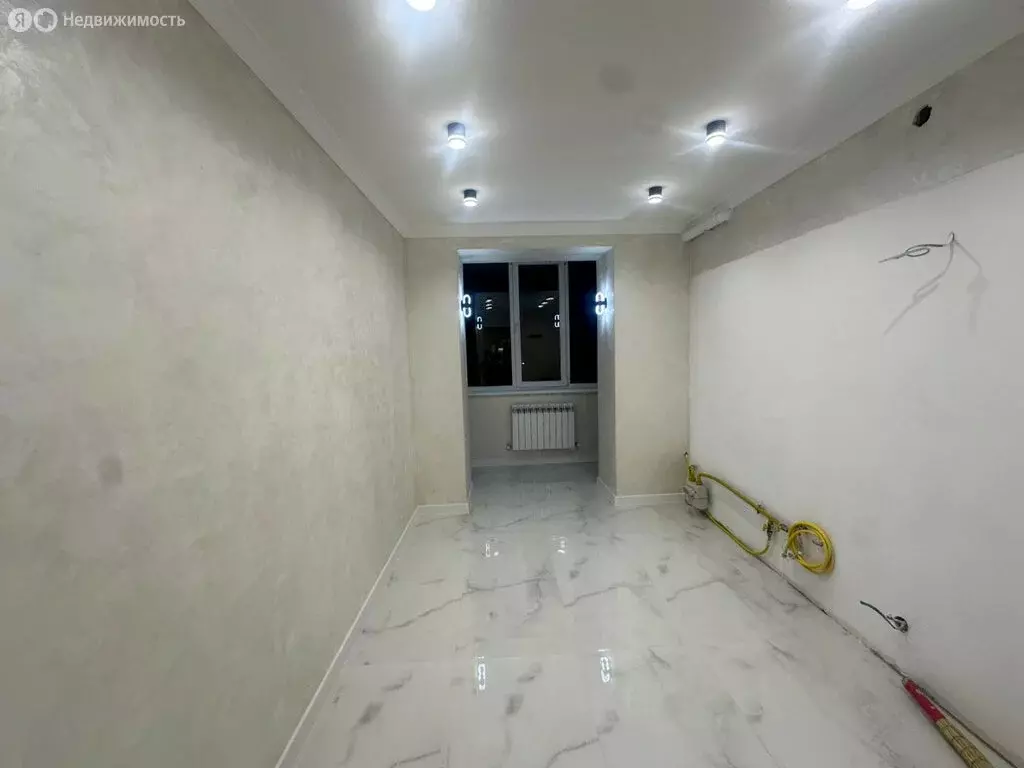 3-комнатная квартира: Владикавказ, улица Билара Кабалоева, 1 (90 м) - Фото 2