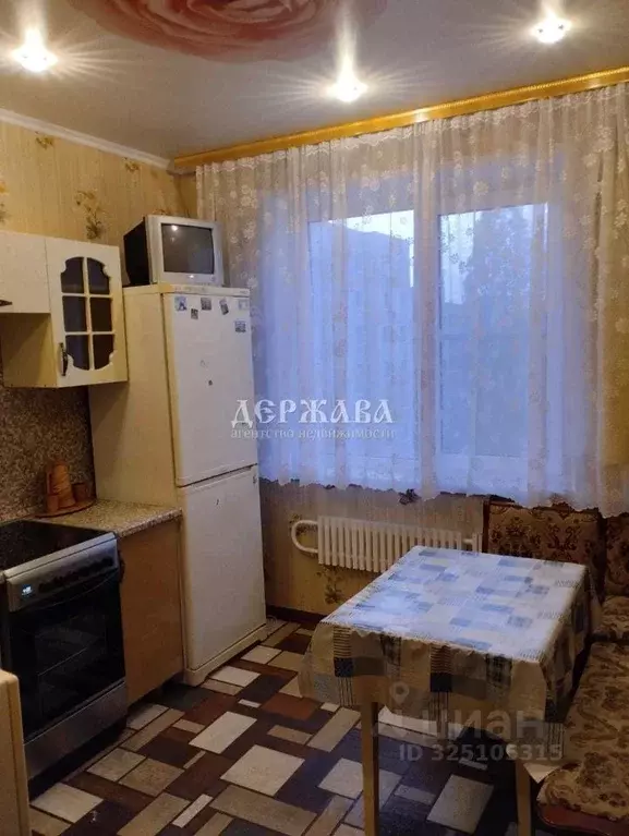 3-к кв. Белгородская область, Старый Оскол Восточный мкр, 3А (64.0 м) - Фото 1