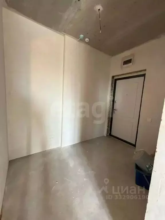 Студия Тюменская область, Тюмень Дамбовская ул., 29к2 (33.8 м) - Фото 1