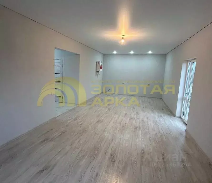 Дом в Краснодарский край, Темрюк ул. Анджиевского (90 м) - Фото 0