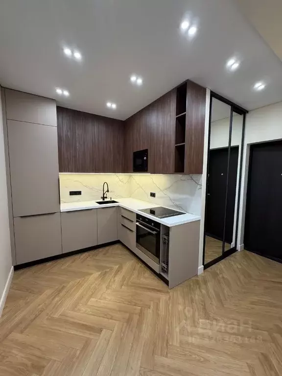 2-к кв. Краснодарский край, Сочи Центральный мкр, пер. Горького, 24к1 ... - Фото 1