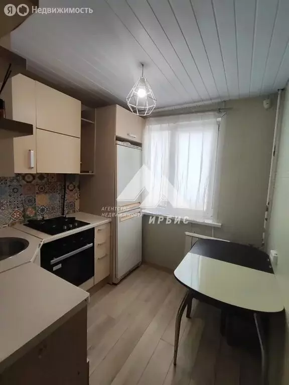 3-комнатная квартира: Барнаул, улица Антона Петрова, 222 (46.8 м) - Фото 0