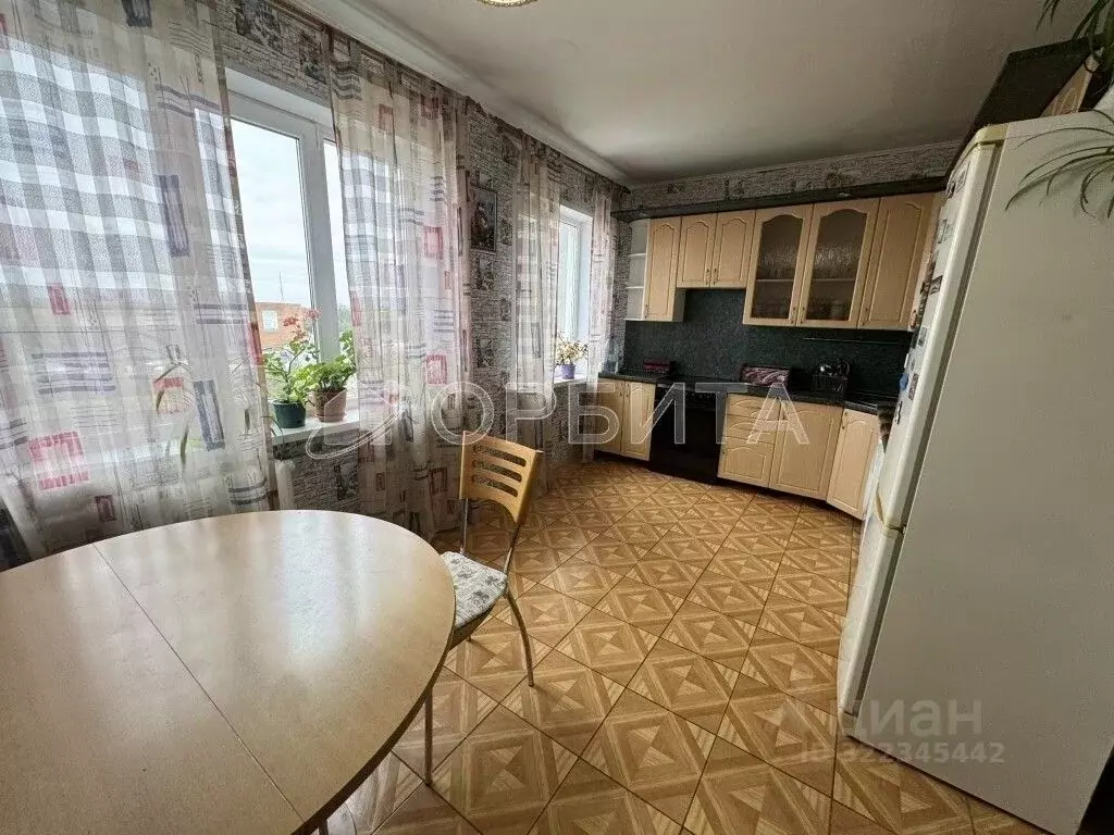 2-к кв. Тюменская область, Тюмень ул. 30 лет Победы, 44 (56.0 м) - Фото 2