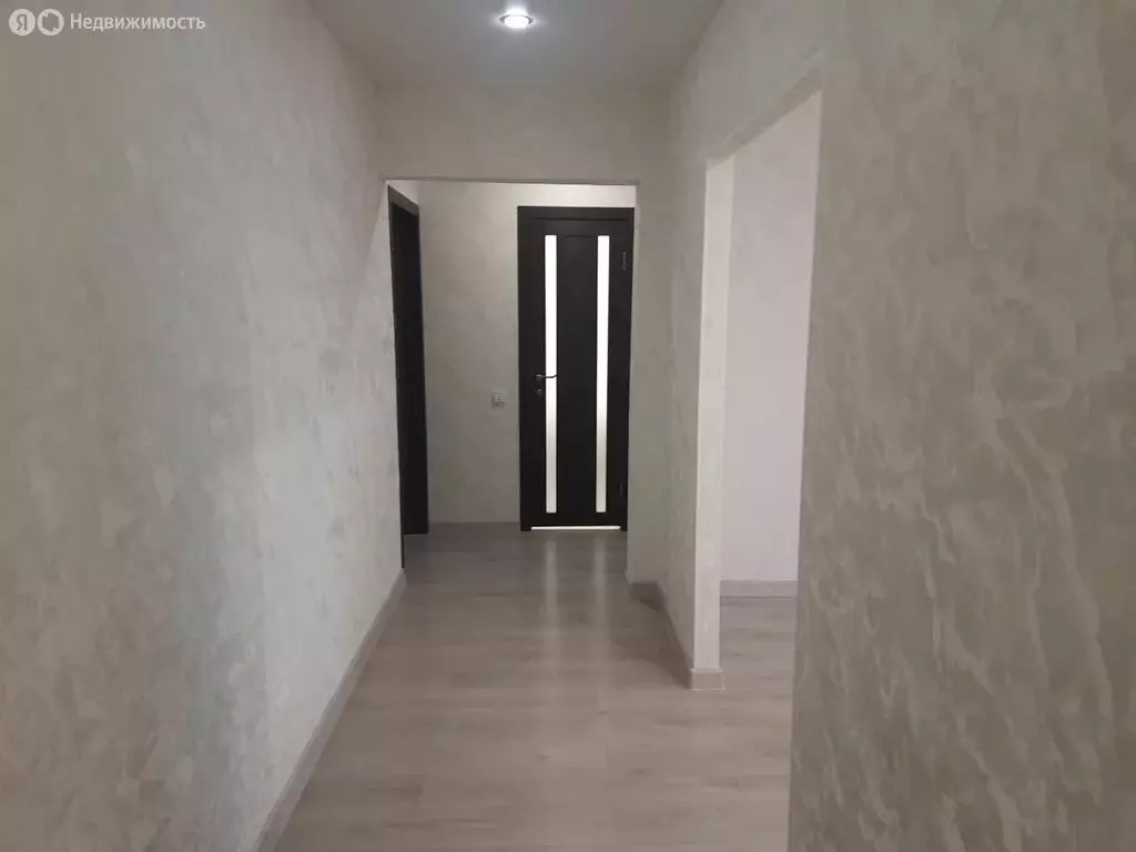 3-комнатная квартира: Тюмень, улица Мебельщиков, 4 (65.5 м) - Фото 1