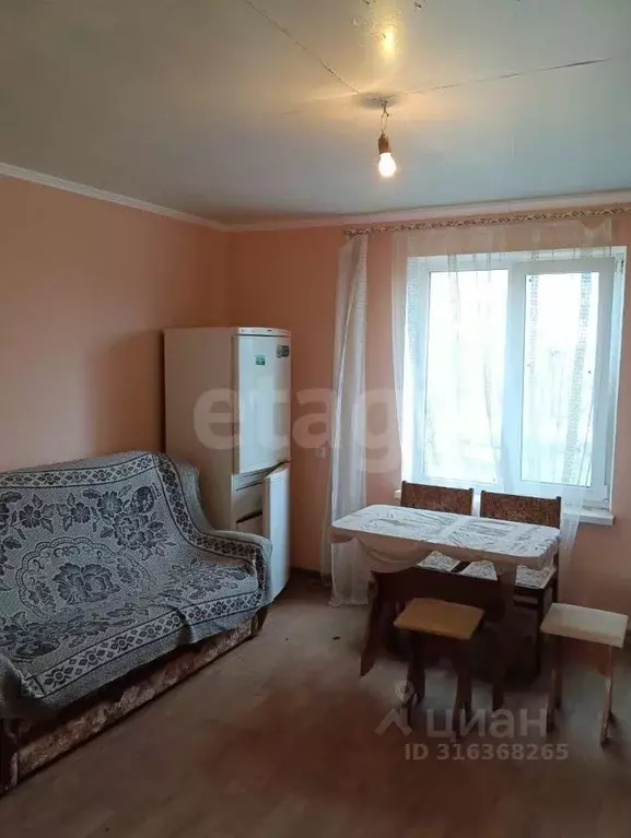 Дом в Крым, Джанкойский район, Стальненское с/пос, с. Многоводное ул. ... - Фото 1