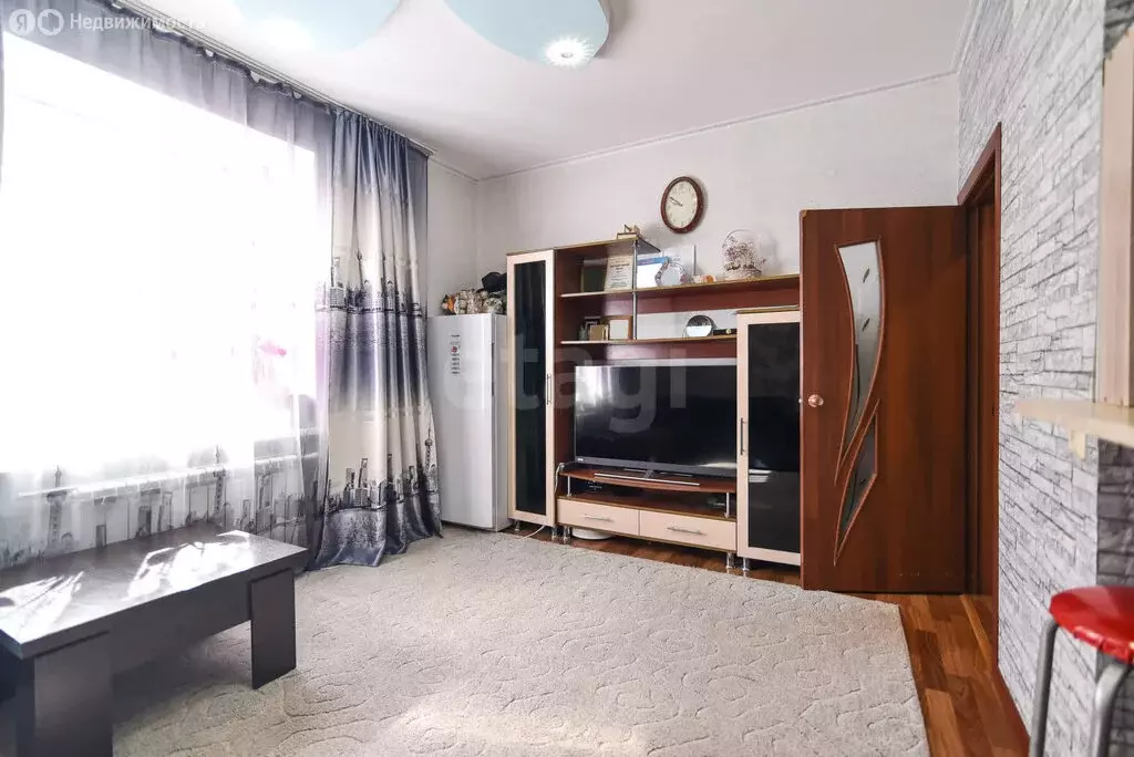 3-комнатная квартира: Первомайский район, село Берёзовка, улица 40 лет ... - Фото 1