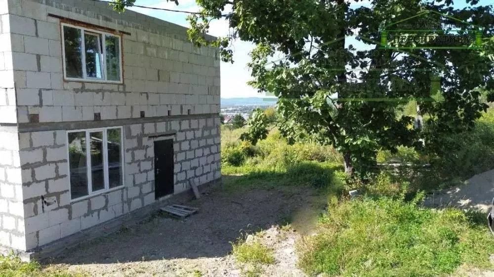 Дом в Приморский край, Артем Ульяновская ул., 49 (130 м) - Фото 1